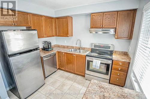 31 Joseph Griffith Lane, Toronto, ON - Indoor Photo Showing Kitchen With Double Sink