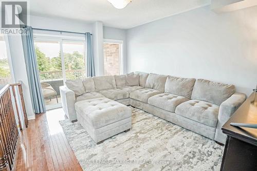 31 Joseph Griffith Lane, Toronto, ON - Indoor Photo Showing Living Room