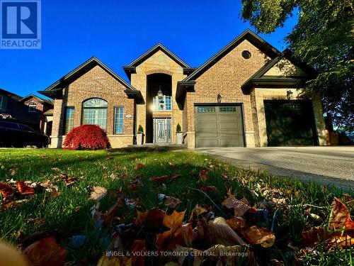 319 Henderson Road, Burlington, ON - Outdoor With Facade