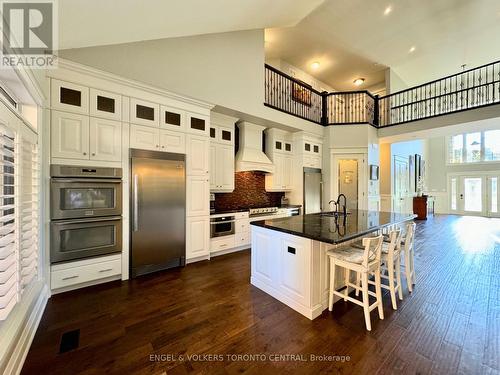 319 Henderson Road, Burlington, ON - Indoor Photo Showing Kitchen With Upgraded Kitchen