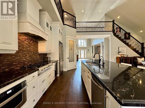 319 Henderson Road, Burlington, ON - Indoor Photo Showing Kitchen With Double Sink With Upgraded Kitchen