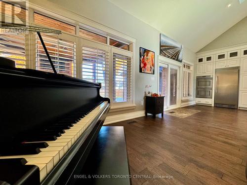 319 Henderson Road, Burlington, ON - Indoor Photo Showing Other Room