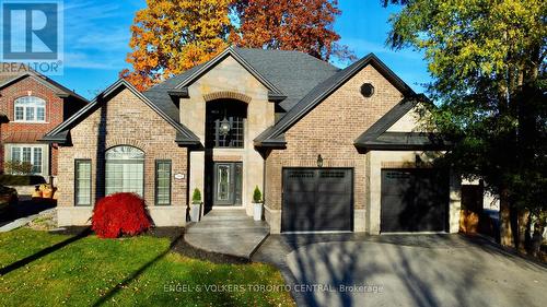 319 Henderson Road, Burlington, ON - Outdoor With Facade