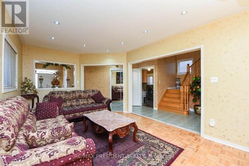 11 Oxtail Lane, Brampton, ON - Indoor Photo Showing Living Room