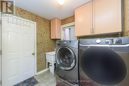 11 Oxtail Lane, Brampton, ON - Indoor Photo Showing Laundry Room