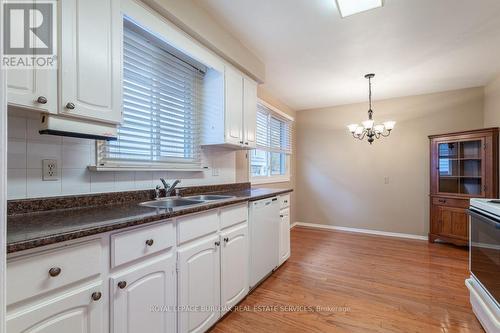 330 Tuck Drive, Burlington, ON - Indoor Photo Showing Kitchen With Double Sink