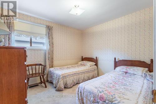 330 Tuck Drive, Burlington, ON - Indoor Photo Showing Bedroom