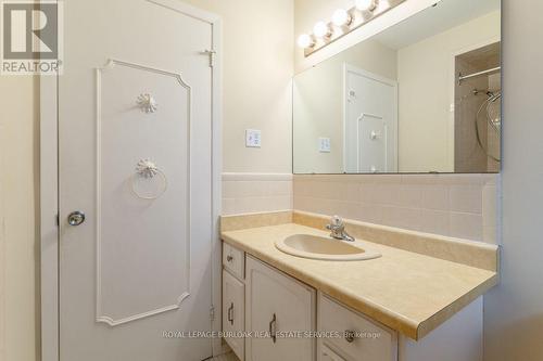 330 Tuck Drive, Burlington, ON - Indoor Photo Showing Bathroom