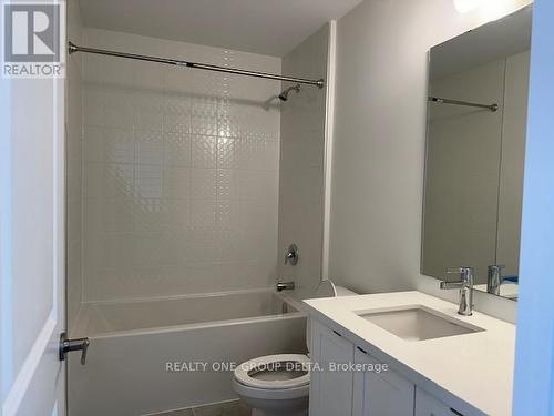 30 Folcroft Street, Brampton, ON - Indoor Photo Showing Bathroom