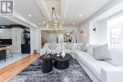 32 Mccormack Road S, Caledon, ON - Indoor Photo Showing Living Room