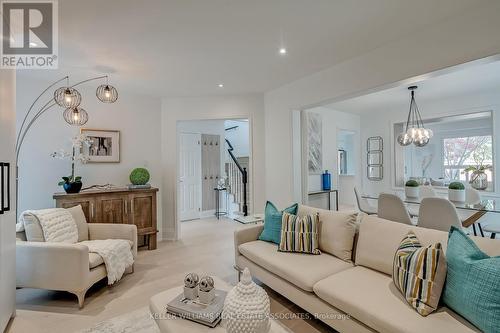 2984 Gulfstream Way, Mississauga, ON - Indoor Photo Showing Living Room