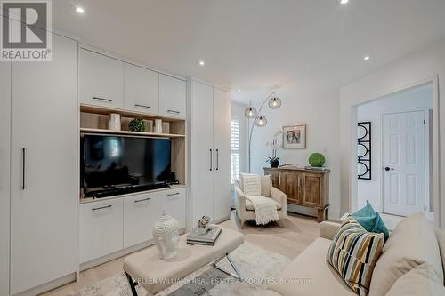 2984 Gulfstream Way, Mississauga, ON - Indoor Photo Showing Living Room