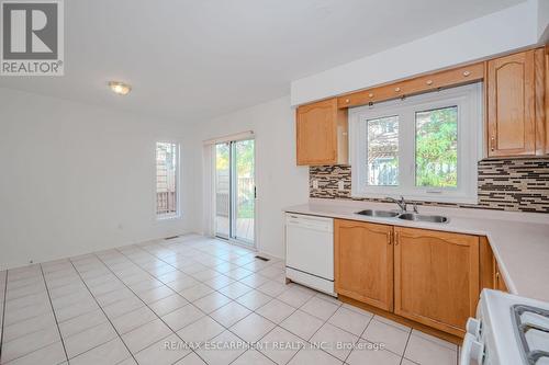 2151 Stillmeadow Road, Oakville, ON - Indoor Photo Showing Kitchen With Double Sink