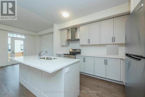 487 Celandine Crescent, Milton, ON - Indoor Photo Showing Kitchen With Upgraded Kitchen