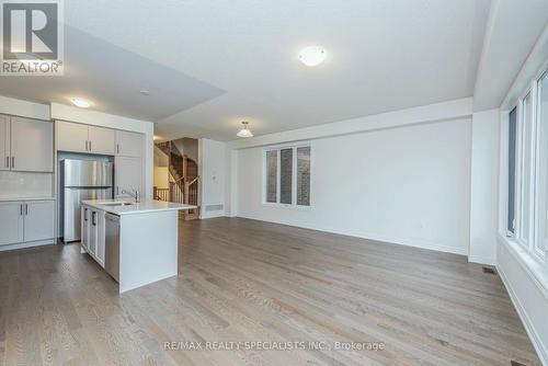 487 Celandine Crescent, Milton, ON - Indoor Photo Showing Kitchen