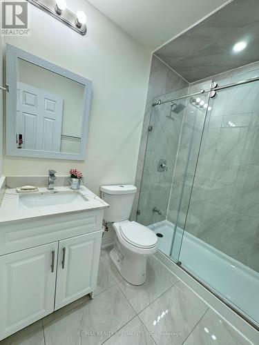 453 Aspendale Crescent, Mississauga, ON - Indoor Photo Showing Bathroom