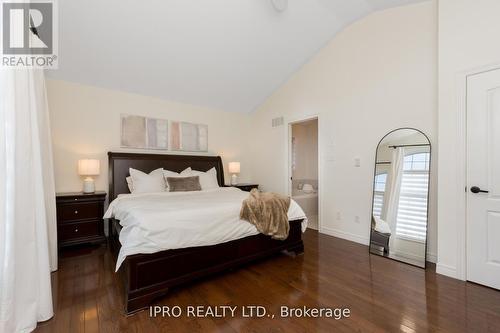 37 Summer Valley Drive, Brampton, ON - Indoor Photo Showing Bedroom