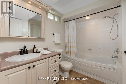 37 Summer Valley Drive, Brampton, ON - Indoor Photo Showing Bathroom