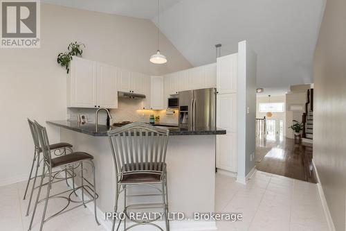 37 Summer Valley Drive, Brampton, ON - Indoor Photo Showing Kitchen With Upgraded Kitchen