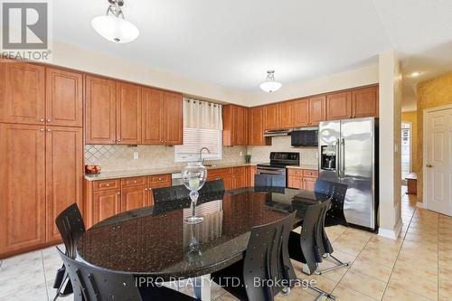 6829 Golden Hills Way, Mississauga, ON - Indoor