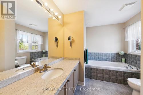 6829 Golden Hills Way, Mississauga, ON - Indoor Photo Showing Bathroom