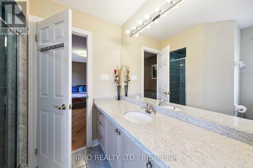 6829 Golden Hills Way, Mississauga, ON - Indoor Photo Showing Bathroom