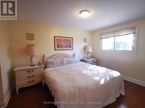 462 Tipperton Crescent, Oakville, ON - Indoor Photo Showing Bedroom