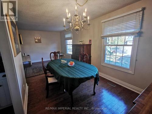 462 Tipperton Crescent, Oakville, ON - Indoor Photo Showing Dining Room