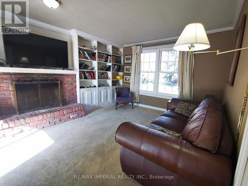 462 Tipperton Crescent, Oakville, ON - Indoor Photo Showing Living Room With Fireplace