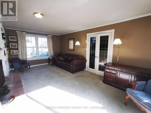 462 Tipperton Crescent, Oakville, ON - Indoor Photo Showing Other Room