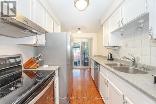 6017 Chidham Crescent, Mississauga, ON - Indoor Photo Showing Kitchen With Double Sink