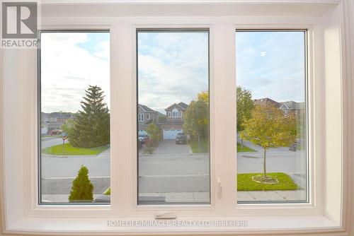 833 Mays Crescent, Mississauga, ON - Indoor Photo Showing Other Room