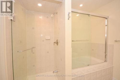 833 Mays Crescent, Mississauga, ON - Indoor Photo Showing Bathroom