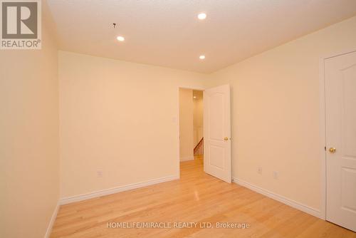 833 Mays Crescent, Mississauga, ON - Indoor Photo Showing Other Room