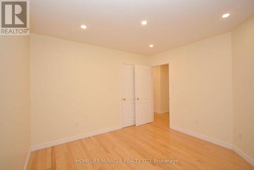 833 Mays Crescent, Mississauga, ON - Indoor Photo Showing Other Room