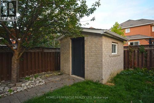 833 Mays Crescent, Mississauga, ON - Outdoor