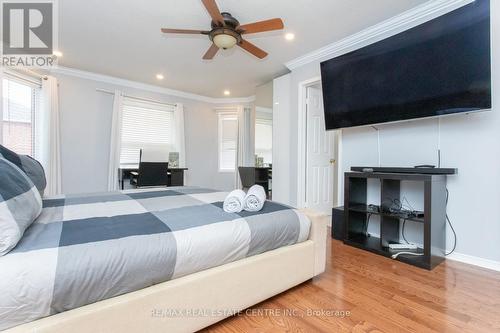 835 Stonebridge Avenue, Mississauga, ON - Indoor Photo Showing Bedroom