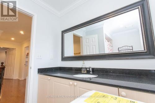 835 Stonebridge Avenue, Mississauga, ON - Indoor Photo Showing Bathroom