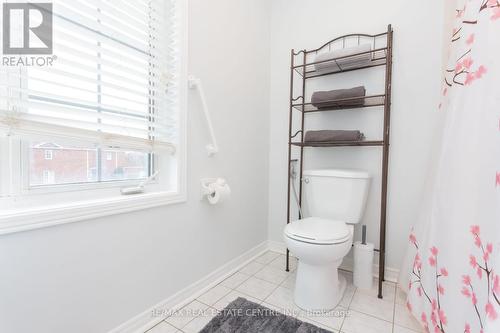 835 Stonebridge Avenue, Mississauga, ON - Indoor Photo Showing Bathroom