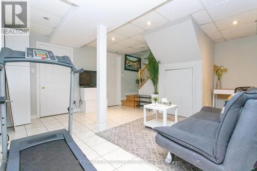 835 Stonebridge Avenue, Mississauga, ON - Indoor Photo Showing Other Room