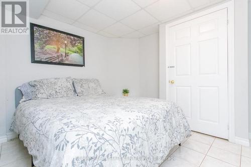 835 Stonebridge Avenue, Mississauga, ON - Indoor Photo Showing Bedroom