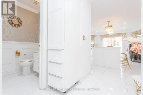 835 Stonebridge Avenue, Mississauga, ON - Indoor Photo Showing Bathroom