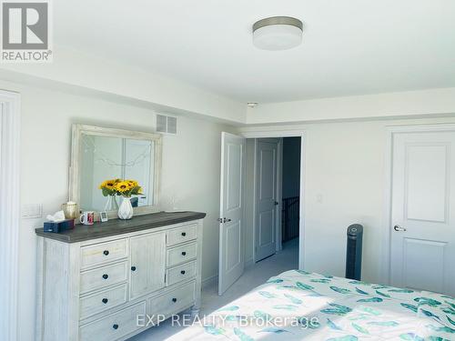 1394 Farmstead Drive, Milton, ON - Indoor Photo Showing Bedroom