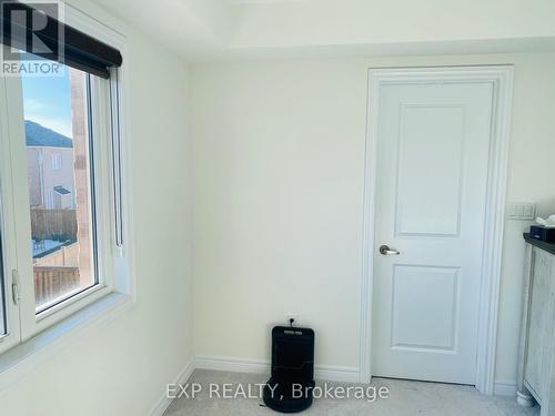 1394 Farmstead Drive, Milton, ON - Indoor Photo Showing Other Room