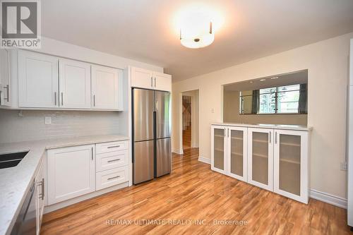 4084 Trapper Crescent, Mississauga, ON - Indoor Photo Showing Kitchen With Double Sink