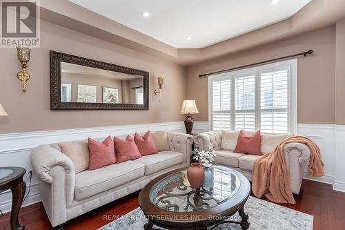 48 Amboise Crescent, Brampton, ON - Indoor Photo Showing Living Room