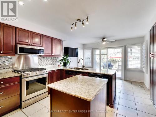 2051 Deer Run Avenue, Burlington, ON - Indoor Photo Showing Kitchen With Double Sink