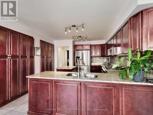 2051 Deer Run Avenue, Burlington, ON - Indoor Photo Showing Kitchen