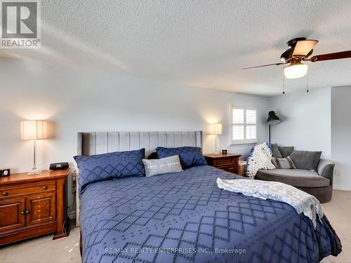 2051 Deer Run Avenue, Burlington, ON - Indoor Photo Showing Bedroom