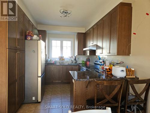 7 - 15 Old Colony Road, Richmond Hill, ON - Indoor Photo Showing Kitchen